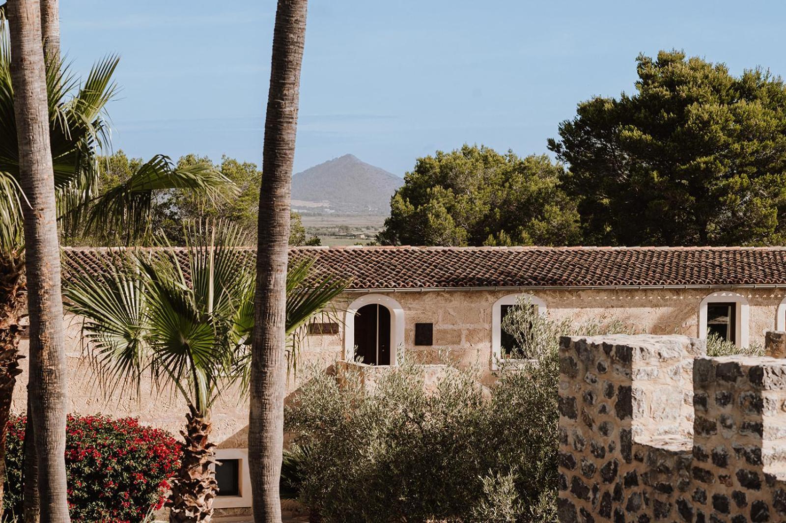 Sa Talaia Blanca Farm stay *