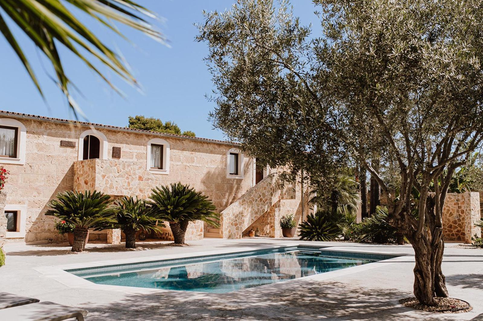 Sa Talaia Blanca Farm stay *