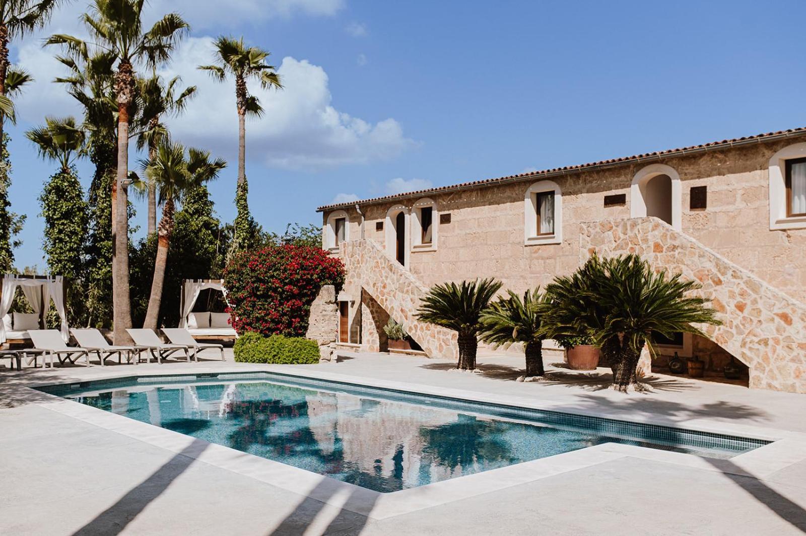 Sa Talaia Blanca Farm stay *